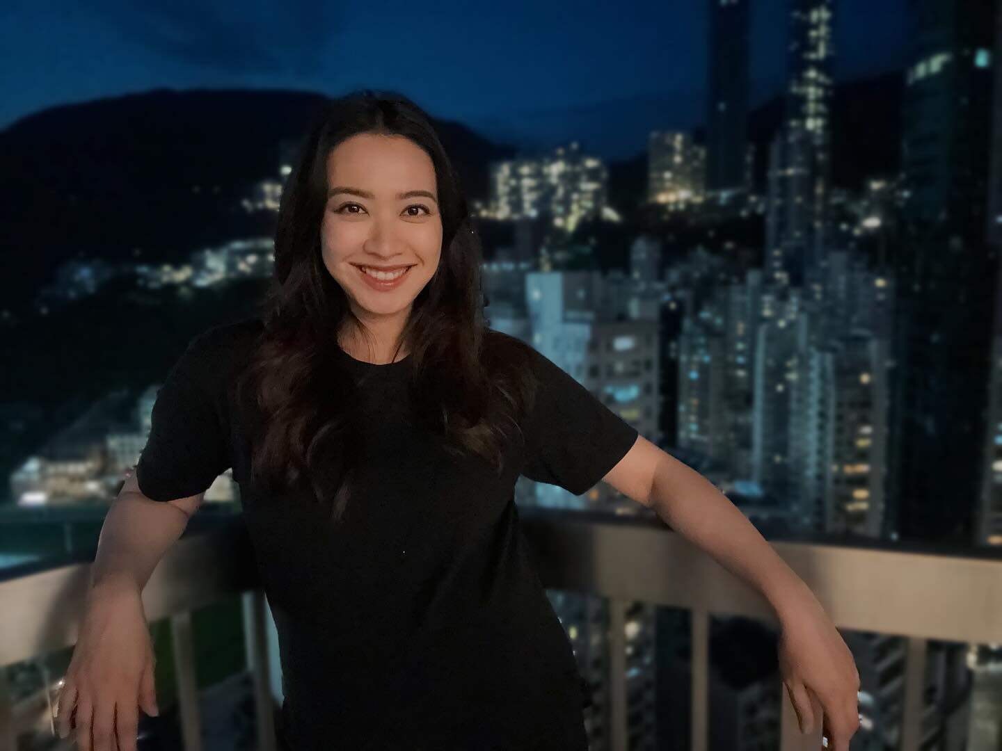 朱千雪佗B八個月明顯圓潤仍明艷照人 轉行做大律師返中大教書成法律界女神 朱千雪佗B八個月明顯圓潤仍明艷照人 轉行做大律師返中大教書成法律界女神
