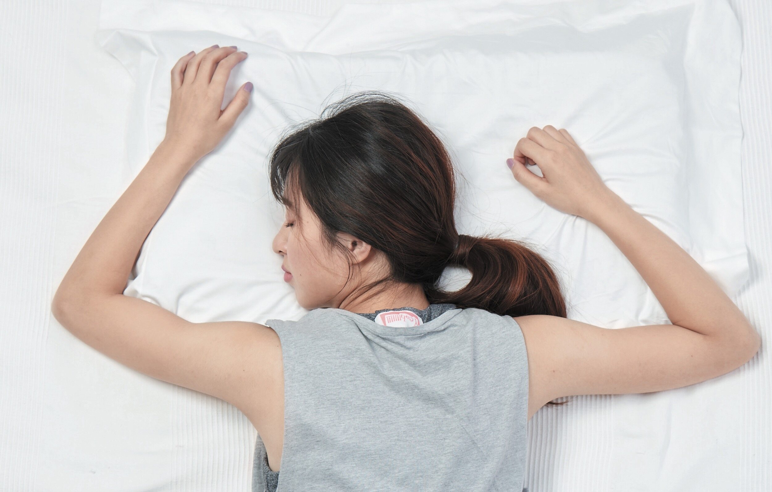 睡姿錯誤會傷身！3大常見睡眠姿態比較：正躺/側躺/趴睡哪個更傷身？