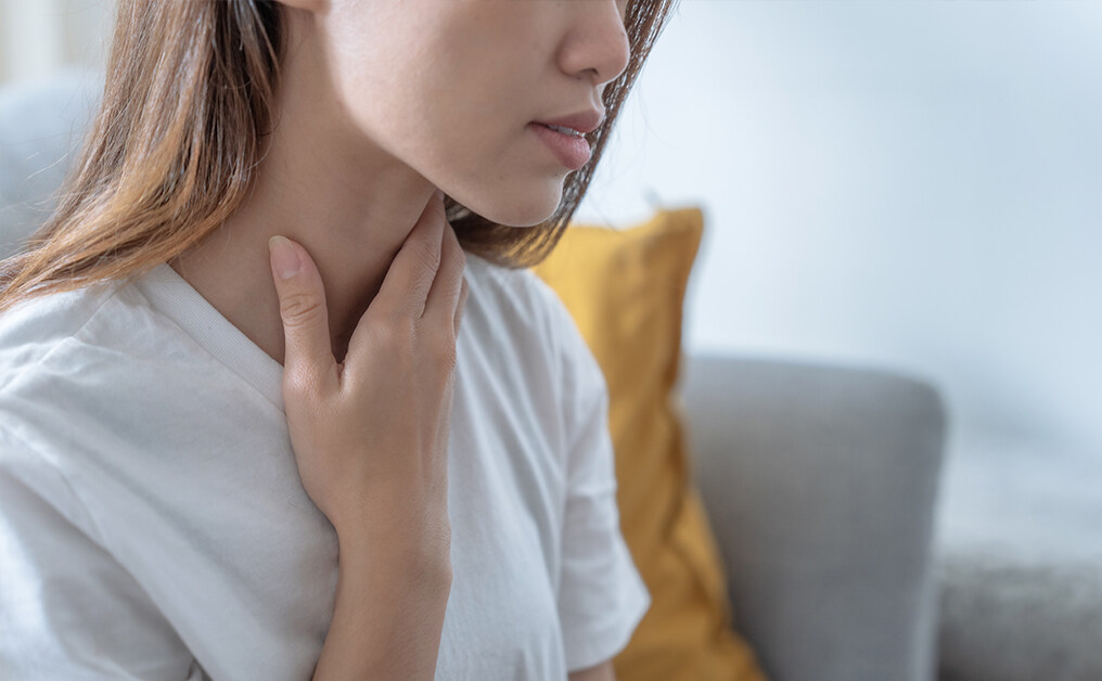 solution for dry throat with a bitter taste