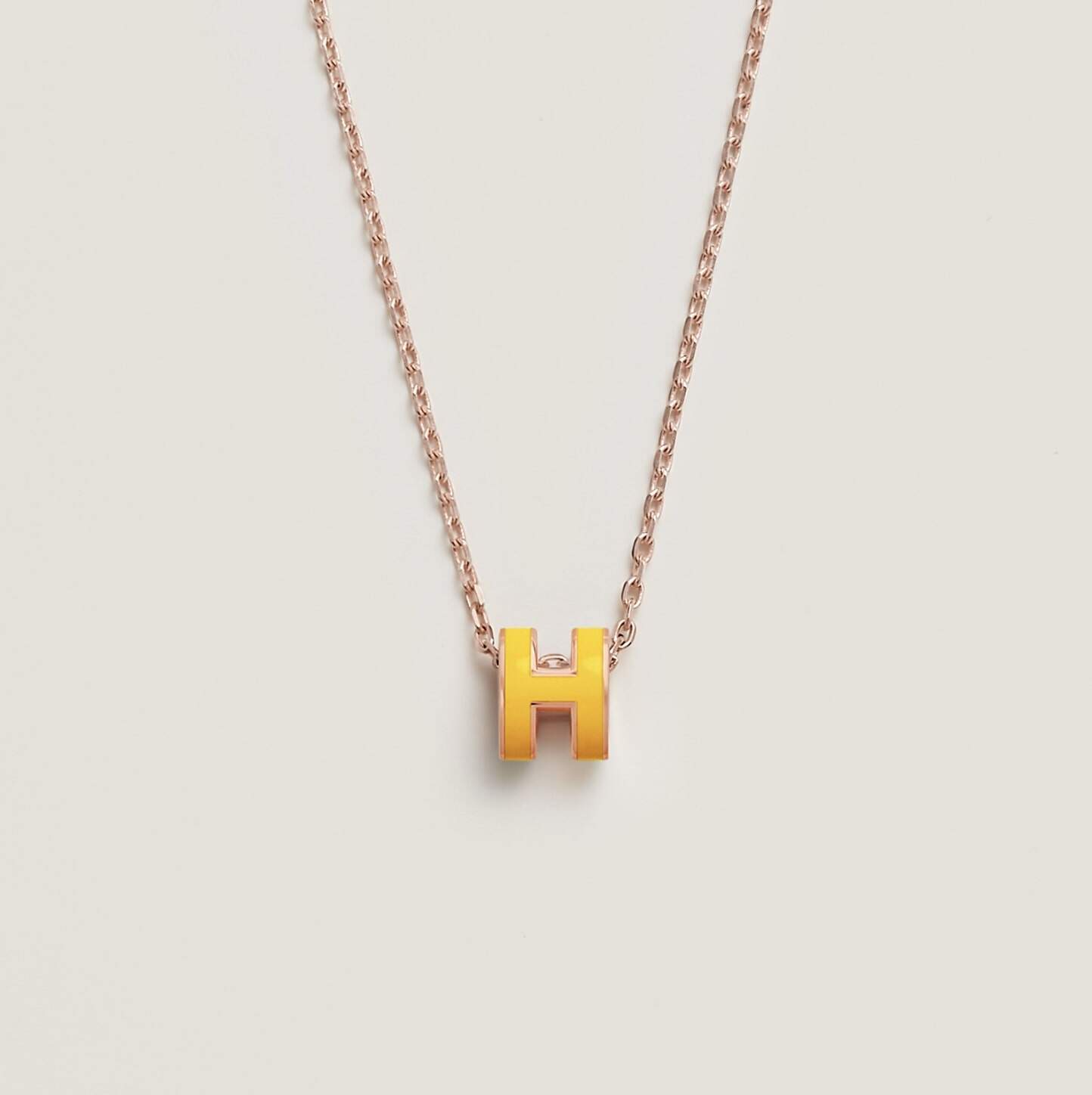 Hermès頸鏈推介|Pop H 以外的必買之選!內附Hermes 頸巾價錢參考 Hermès頸鏈推介|Pop H 以外的必買之選!內附Hermes 頸巾價錢參考