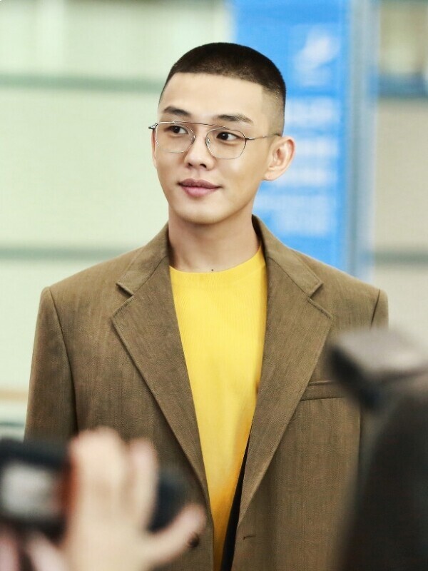 男士髮型｜10大範本推薦：清爽Buzz Cut、霸氣Slicked Back、不羈丸子頭，易整理男神味倍增