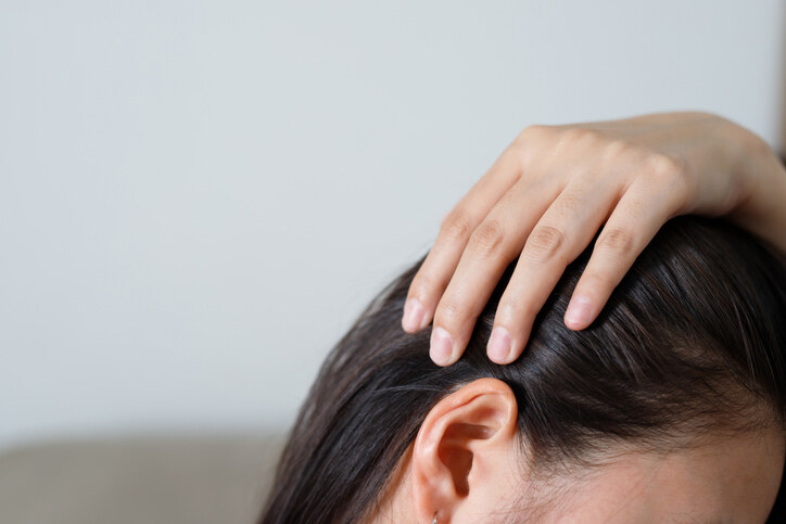 染髮後洗頭掉色怎樣辦？4大方法防褪色｜附去黃、補色、護色洗頭水功效及用法分別