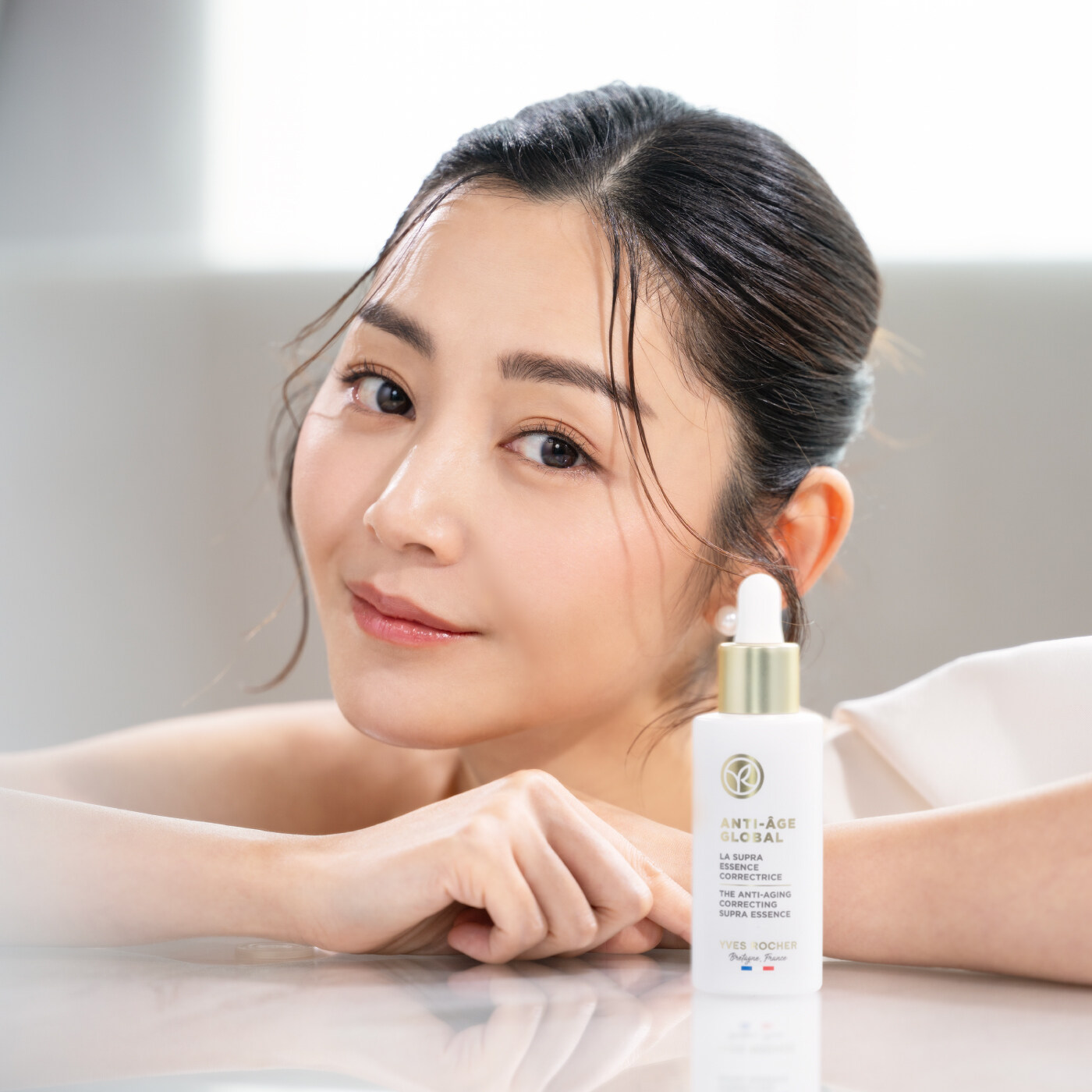 「女神」衛詩雅出任 Yves Rocher 皇牌系列形象大使!品牌首推全新「1夜煥顏霜」花萃幹細胞再生全效面膜霜、讓顏值再創巔峰! 「女神」衛詩雅出任 Yves Rocher 皇牌系列形象大使!品牌首推全新「1夜煥顏霜」花萃幹細胞再生全效面膜霜、讓顏值再創巔峰!