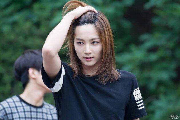 淨漢入伍了?Seventeen二哥成入伍第一人!比女生更美的「天使淨漢」私下男友感十足💕 淨漢入伍了?Seventeen二哥成入伍第一人!比女生更美的「天使淨漢」私下男友感十足💕