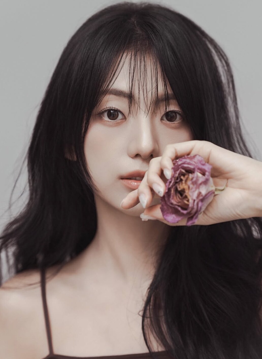 Jisoo姐姐正式出道！金智允IG起底姊妹合照 35歲兩子之母10月出演真人騷《Super Seller》