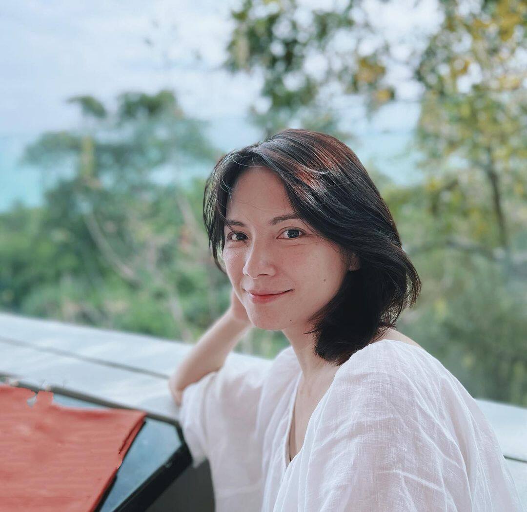 李心潔拍紀錄片曝光兒時照！5大凍齡秘訣從「鬼后」到人母仍維持盛世美顏，素顏如少女
