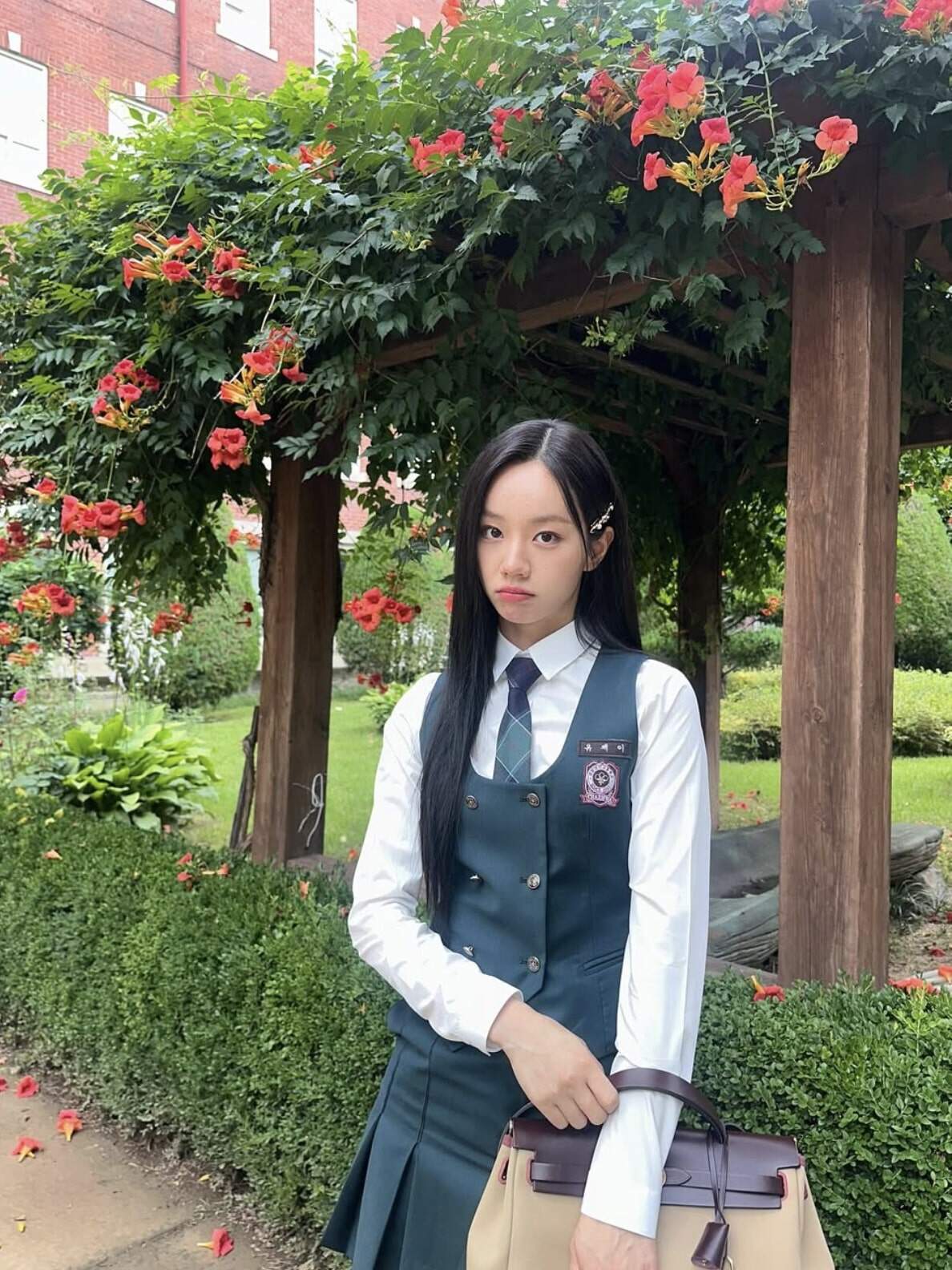 惠利挑戰19禁GL韓劇《善意的競爭》 竟自費購入Hermes、Chanel、Miu Miu等名牌當戲服?! 惠利挑戰19禁GL韓劇《善意的競爭》 竟自費購入Hermes、Chanel、Miu Miu等名牌當戲服?!