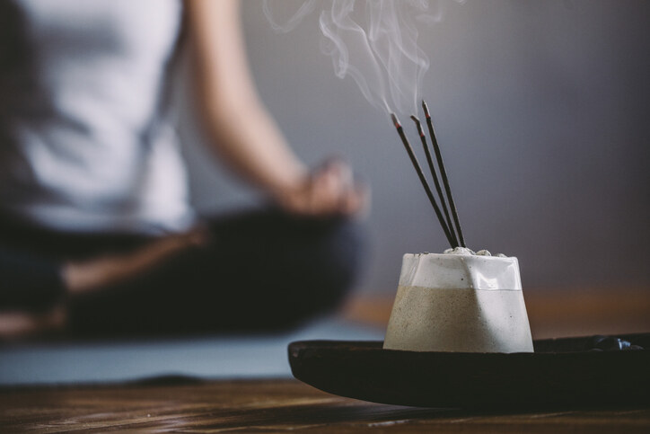 線香推薦｜正確用法教學+10大好用品牌網購：獨特香氣+多重功效