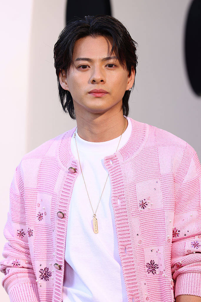 新一代LV寵兒!解構日本新生代男神平野紫耀私下的「男友系穿搭」💜 新一代LV寵兒!解構日本新生代男神平野紫耀私下的「男友系穿搭」💜