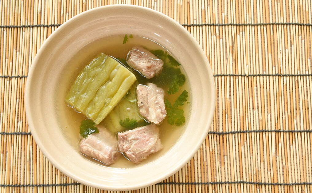 苦瓜食譜：苦瓜排骨湯 夏天排毒下火