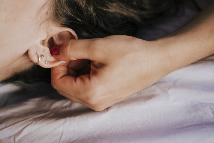耳穴療法功效｜中醫教你按壓技巧改頭痛、失眠等10大情況