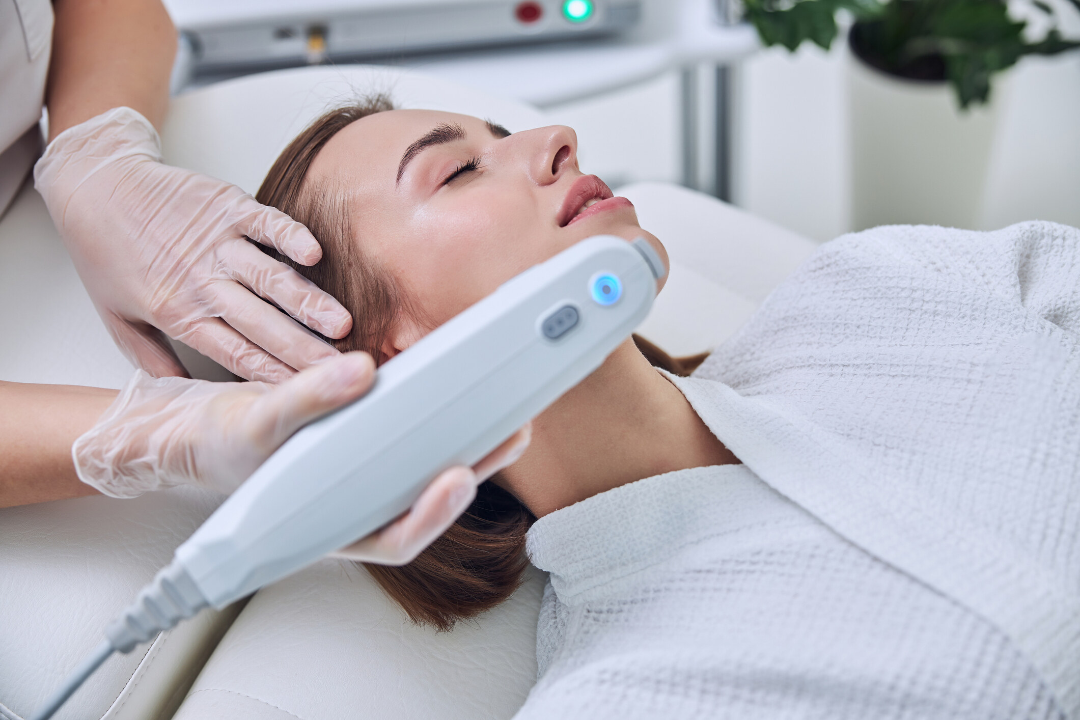 Ultherapy vs Thermage醫美療程比較|一文拆解效果、適合人群、副作用、價錢及用家口碑 療程前必讀! Ultherapy vs Thermage醫美療程比較|一文拆解效果、適合人群、副作用、價錢及用家口碑 療程前必讀!