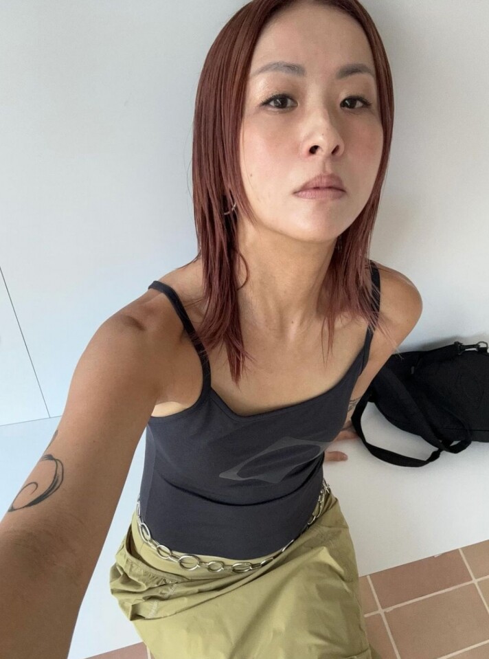 徐濠縈近照回春外貌滲出少女味|50歲狀態更勝從前!抗老凍齡靠極簡保養? 徐濠縈近照回春外貌滲出少女味|50歲狀態更勝從前!抗老凍齡靠極簡保養?