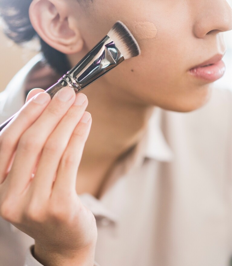 粉底氧化暗沉怎麼辦?5大貼士底妝整天透亮不變黃|必收不易暗沉粉底清單 粉底氧化暗沉怎麼辦?5大貼士底妝整天透亮不變黃|必收不易暗沉粉底清單