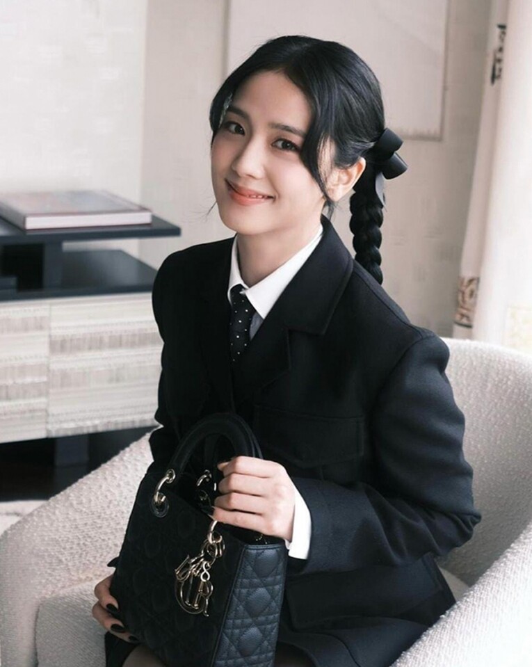 三手辮髮型潮流｜Jisoo、Jennie、女團們都愛的編髮！只要這個工具就可DIY減齡造型