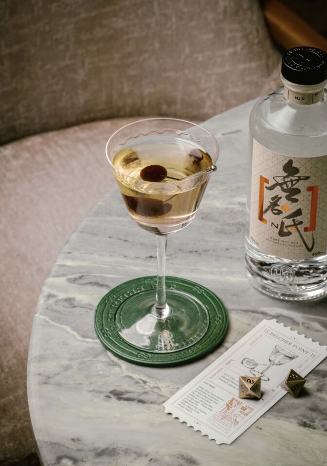 酒吧推介｜20間香港Happy Hour飲酒好去處：70年代華麗復古風、發光波波池