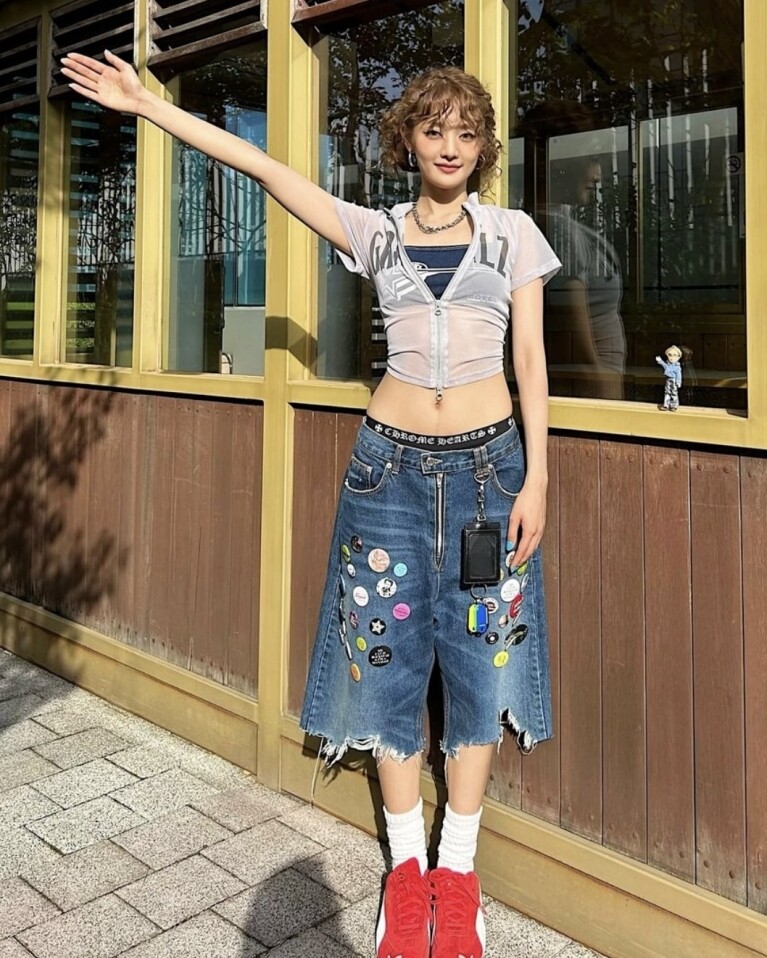 2025必備五分牛仔褲！(G)I-DLE Minnie、Bella hadid、Hailey Bieber零失手穿搭示範＋必入推介