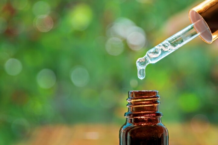 茶樹油功效|必學隱藏用法: 去暗瘡、紓緩濕疹及預防脫髮|附副作用+安全使用守則 茶樹油功效|必學隱藏用法: 去暗瘡、紓緩濕疹及預防脫髮|附副作用+安全使用守則