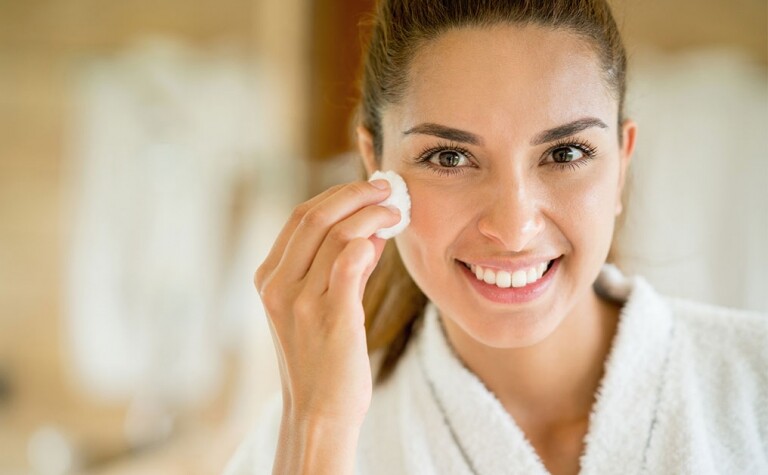 爽膚水正確用法與實際功效 | 爽膚水在這個「黃金時刻」用才有效保濕及紓緩肌膚