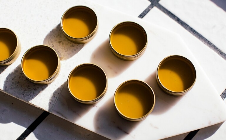 香水膏怎樣用？它比香水更持久耐用、攜帶方便而且更可護膚！附好用品牌推薦