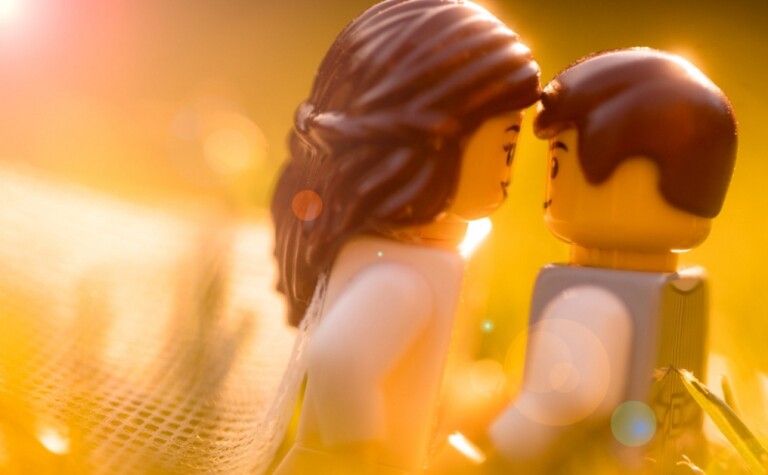 【另類婚紗相】攝影師「LEGO婚照」網上爆紅：在家打造求婚、行禮、宣誓、晚宴每一個細節