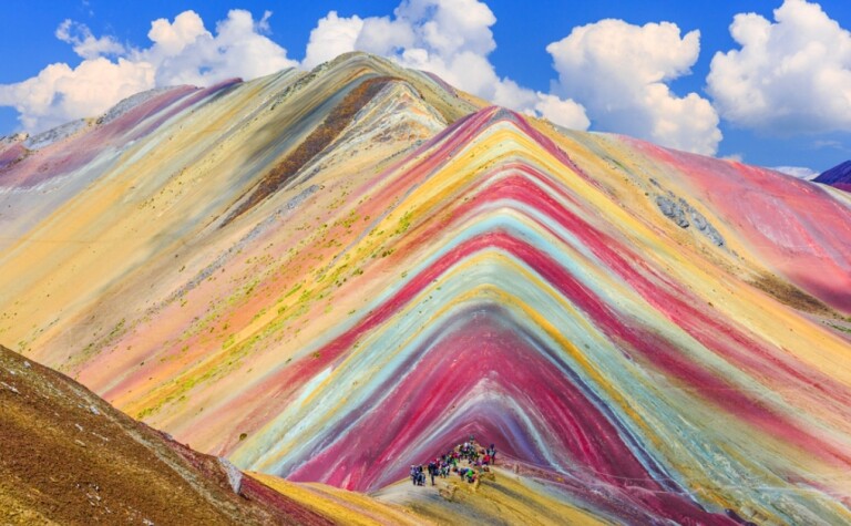 人生必到彩虹山：行山踏足天然七色角度⛰世上5大山峰隱世美境 你去過嗎？