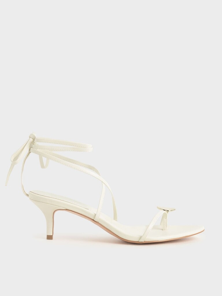 Charles & Keith金屬片細跟涼鞋 $469 https://fave.co/32eJFiK