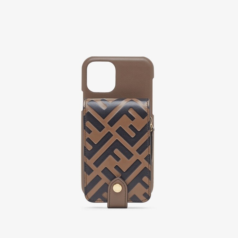 手機和耳機都要時髦！15款Chanel、Prada名牌iPhone Cases及AirPods保護套精選