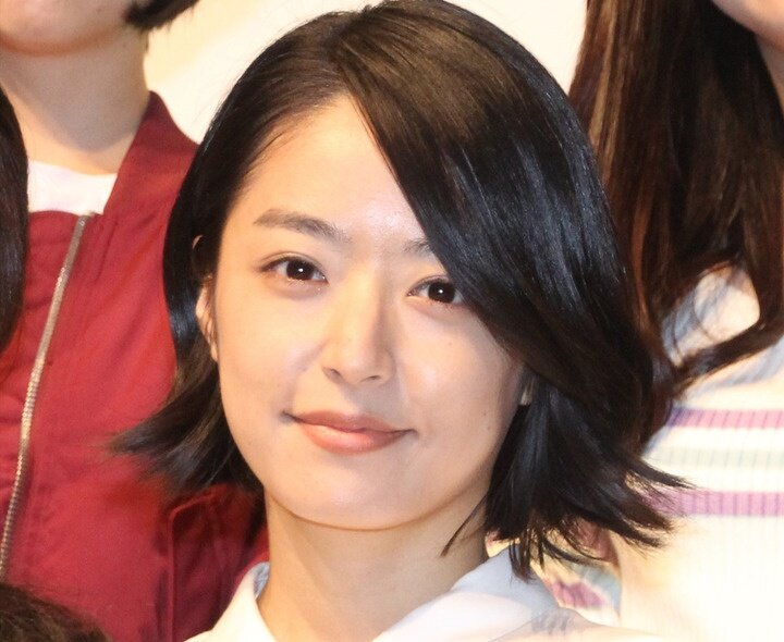 弱桃花女面形面相16.臉呈方型 弱桃花女面形面相16.臉呈方型