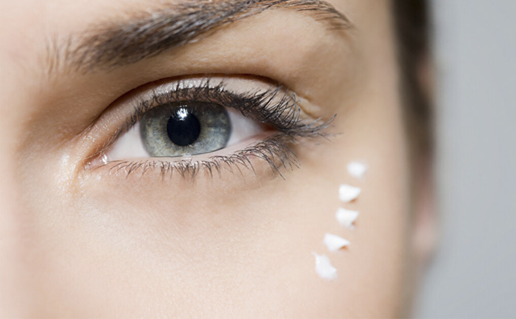 要改善眼紋不一定要用厚重眼霜，這樣容易出油脂粒。