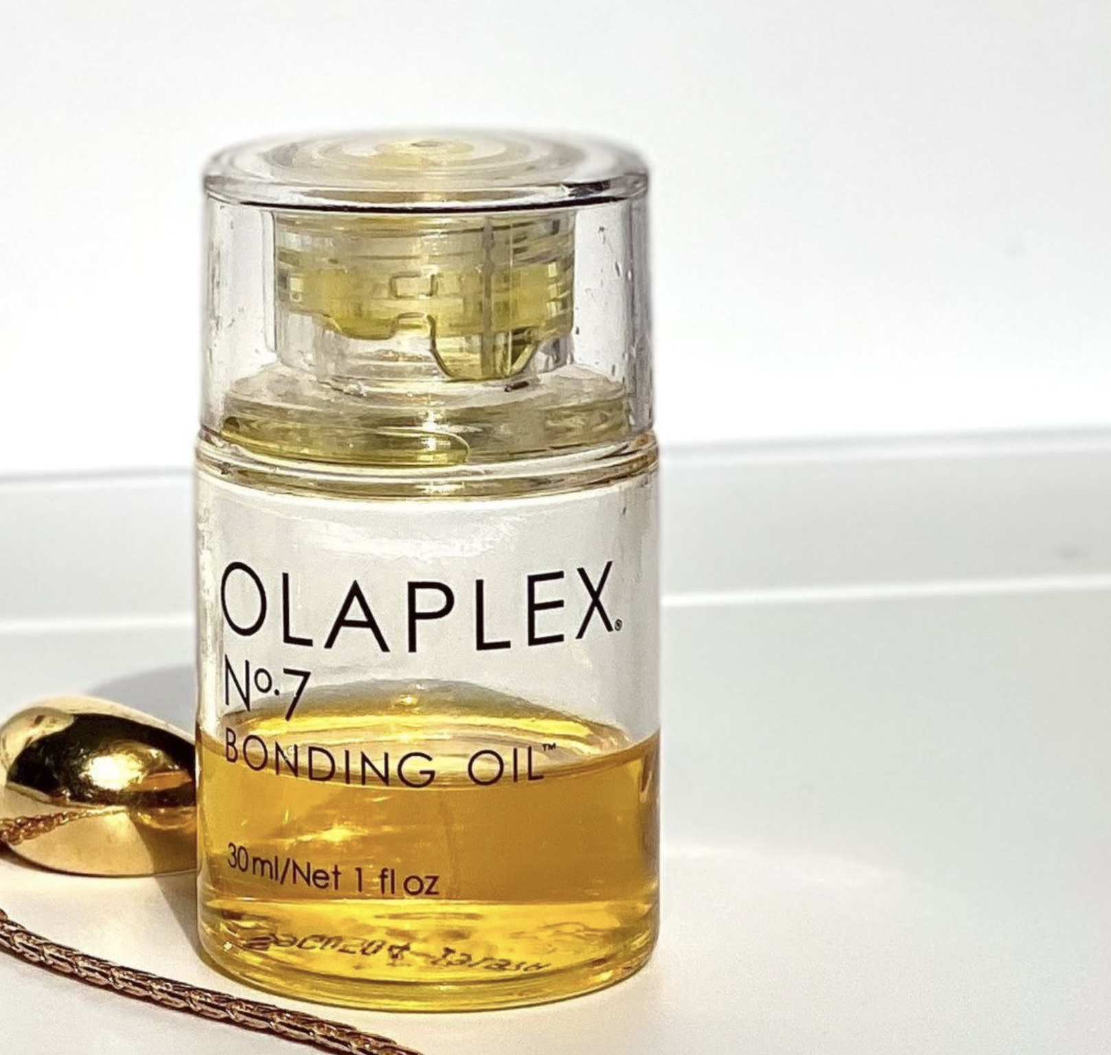 7. Olaplex No.7 Bonding Oil: 深層滋潤髮尾油