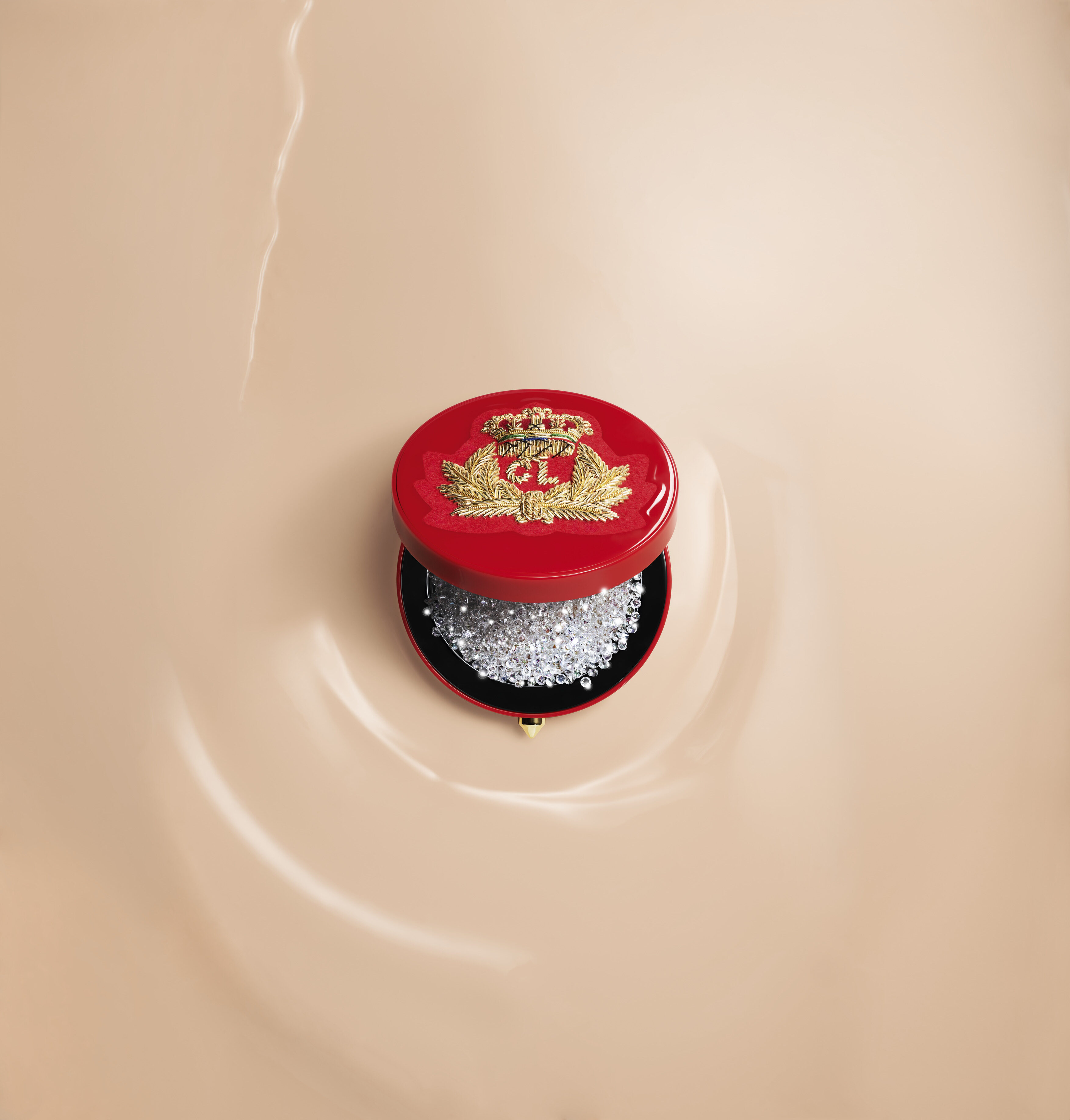 Christian Louboutin Beauty旗艦店登陸K11 MUSEA！節日必備Teint Fétiche Le Cushion 鑽石亮肌氣墊粉底含極罕鑽石微粒成分，盡顯女皇格調！
