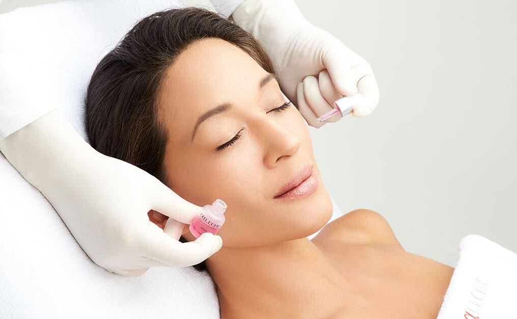 日常護理使用CALECIM Professional作外塗的護膚品，有助促進皮膚細胞天然修復能力及自我保濕能力