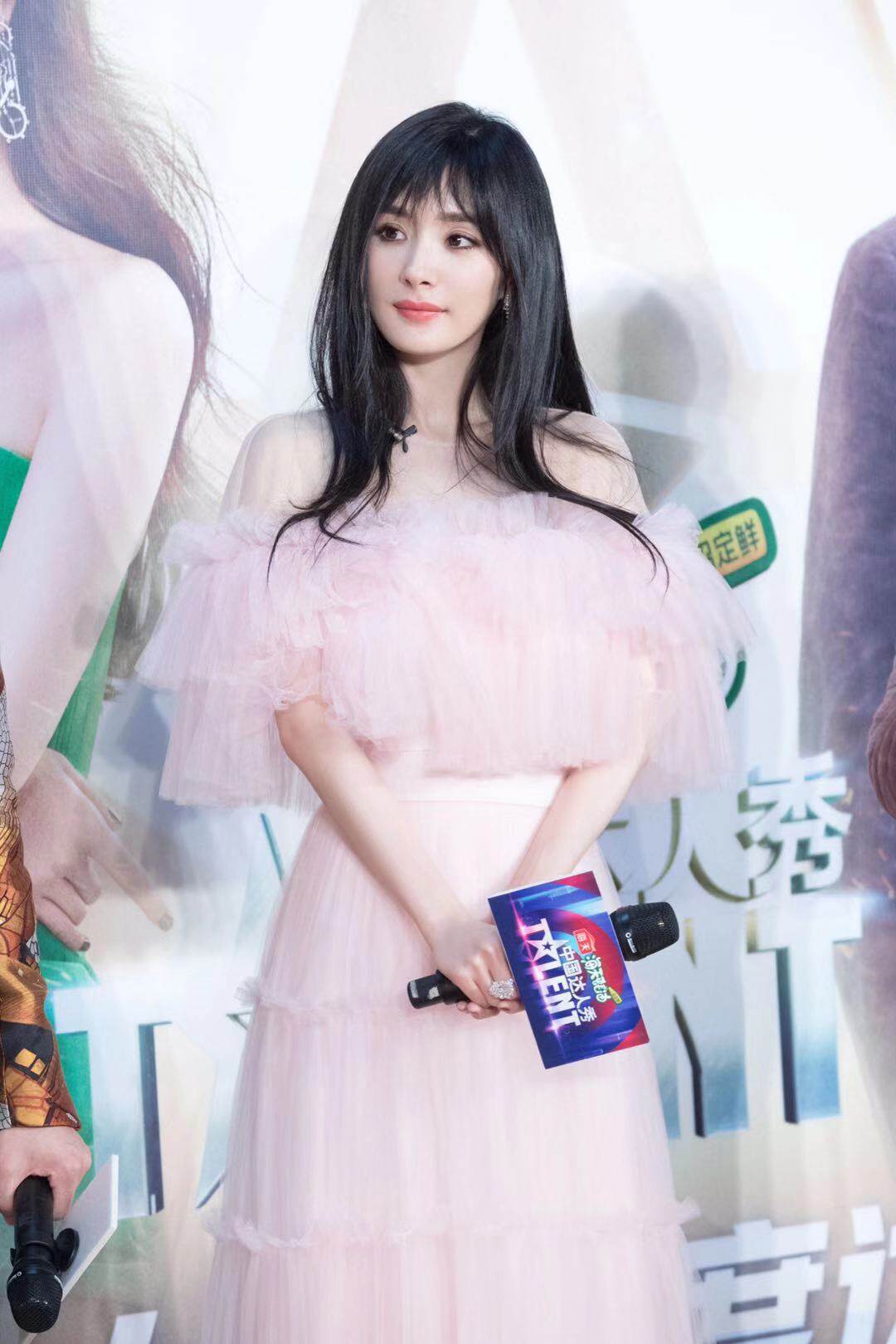 女星錯誤示範瀏海髮型 1. 楊冪 女星錯誤示範瀏海髮型 1. 楊冪