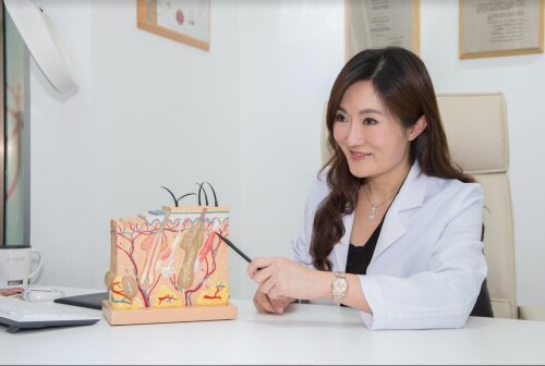 Dr.Vivian Cheng 鄭曉蔚醫生