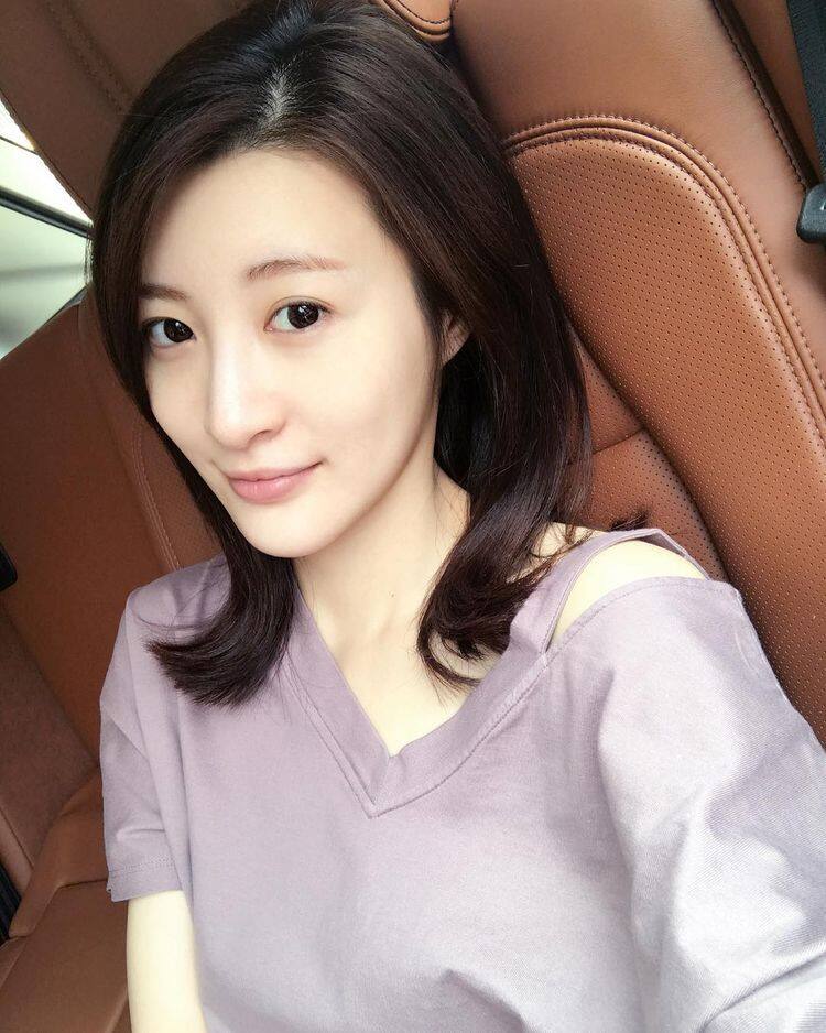 偽素顏化妝貼士：用光澤型粉底打造透明感底妝