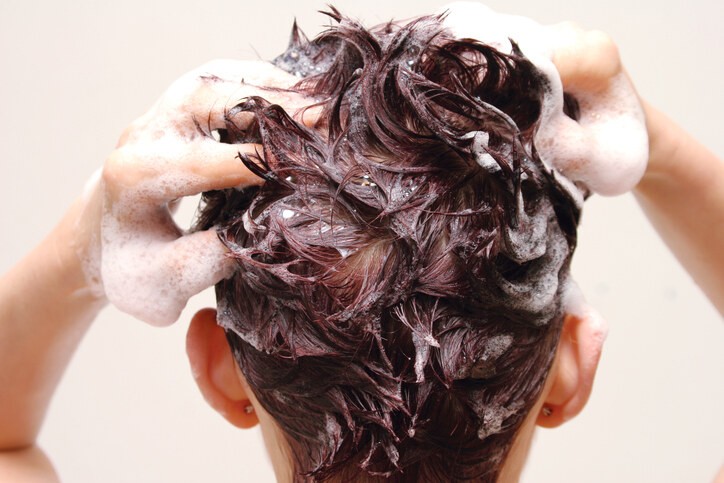 頭髮稀疏髮型整理技巧：使用適當的頭髮護理產品
