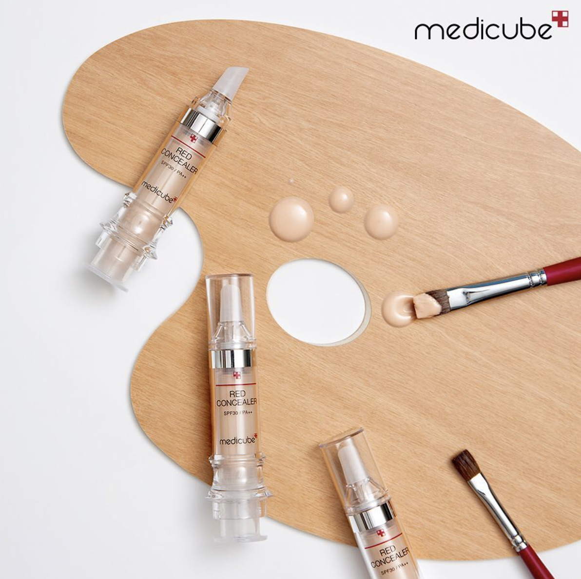 專為敏感肌及暗瘡肌而設的Medicube Red 修復遮瑕液。