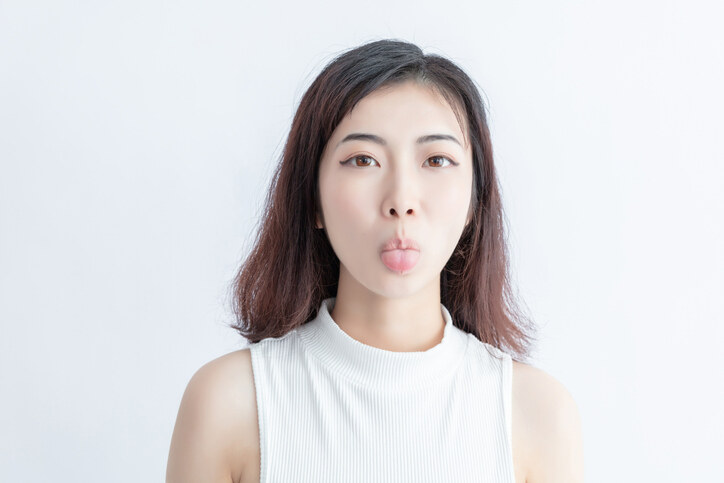 消除嬰兒肥方法2. 簡易瘦臉操