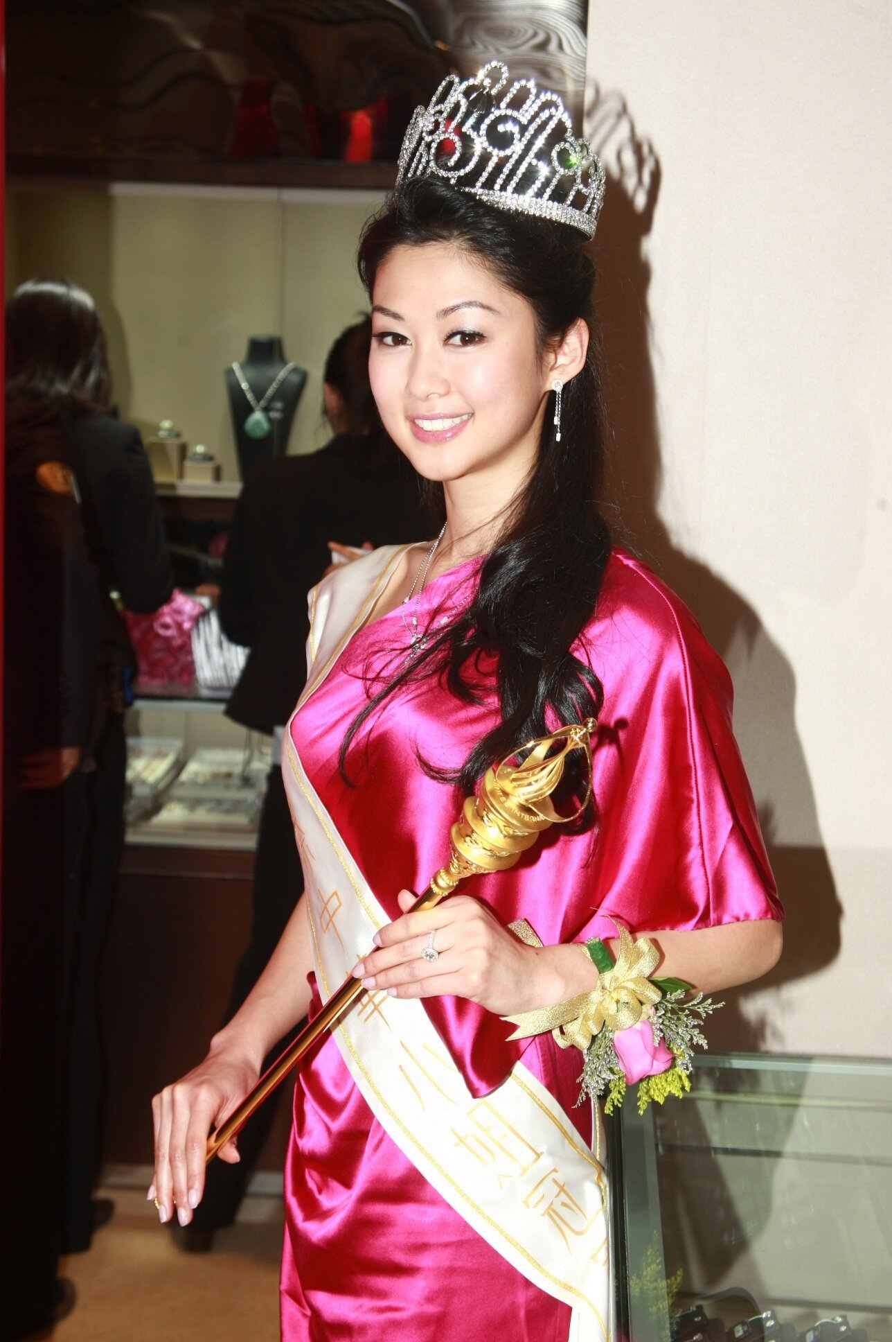 2010 年國際中華小姐冠軍岑麗香人稱「香香公主」
