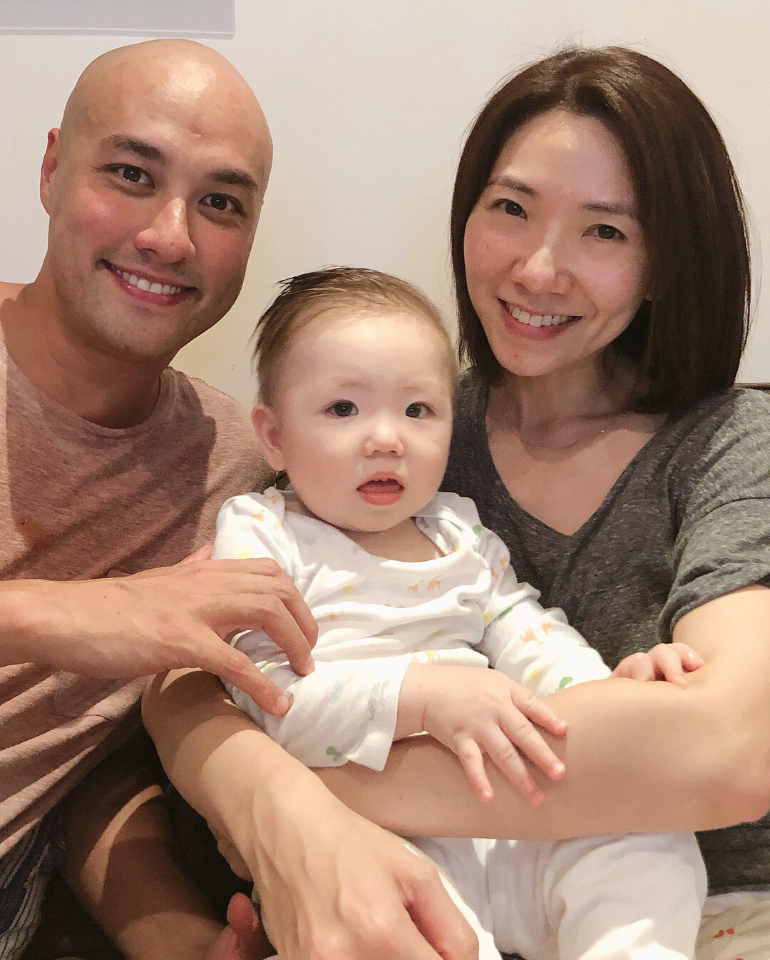 車婉婉與拍拖三年的澳洲籍游泳教練 Jonathon 在泰國結婚