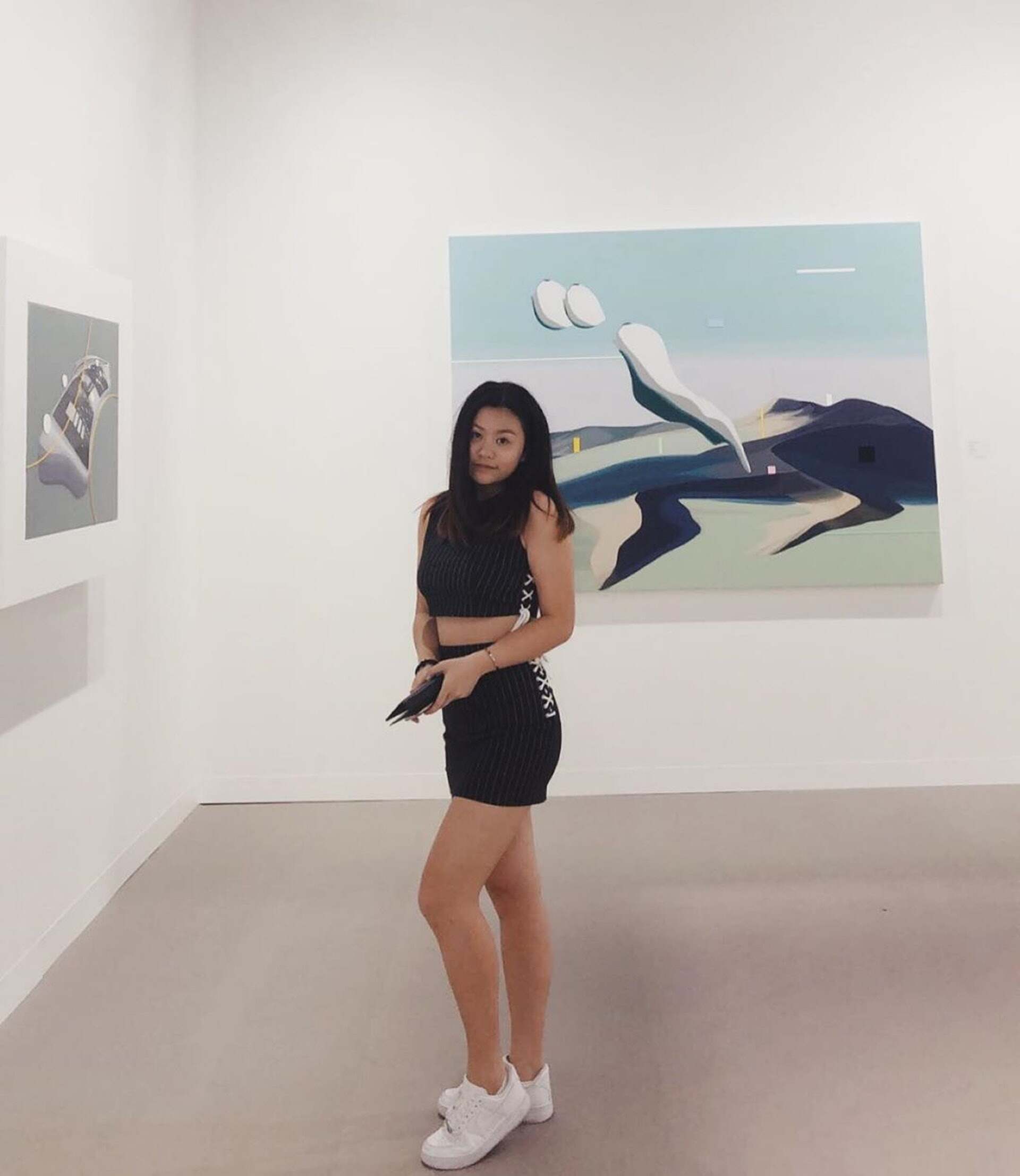 最美星二代沈月罕有公開18歲妹妹沈日近照｜兩女美貌不輸媽媽邱淑貞
