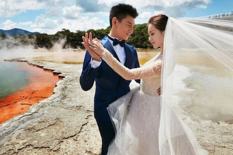 這些明星婚紗照都由香港攝影師操刀！影樓、大排檔、雪山秘景超有驚喜！