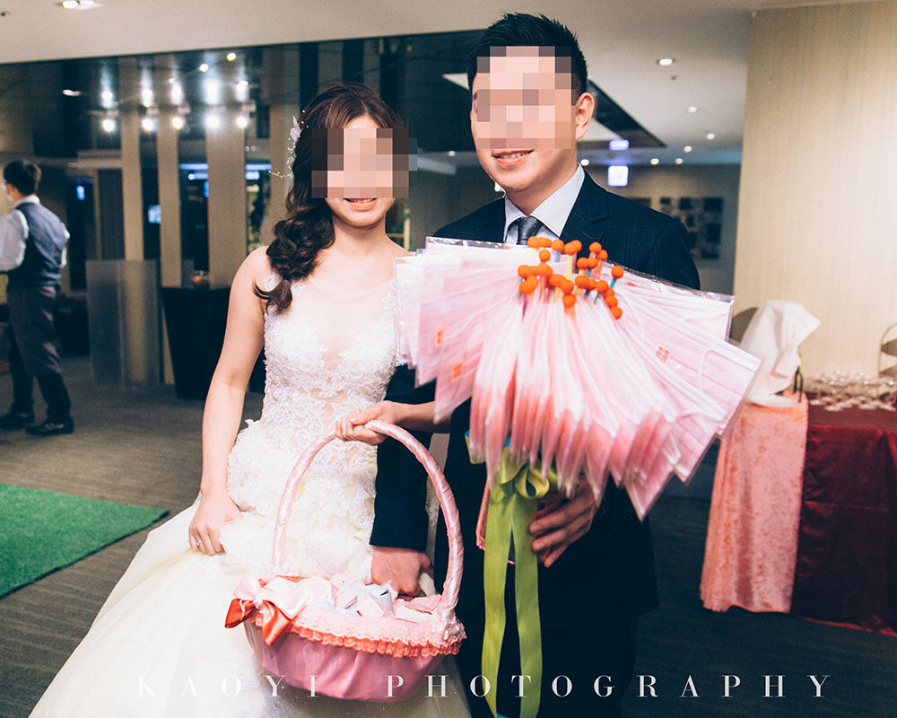 台灣婚禮攝影公司Kaoyi Photography高毅攝影早前在facebook page「爆廢公社」貼圖發文說