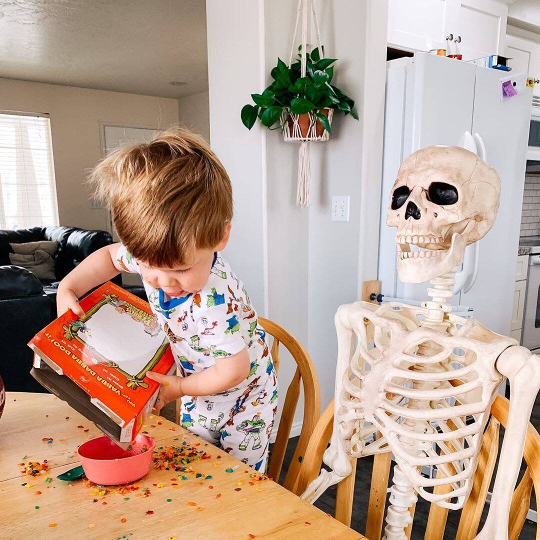 萬聖節嚇囝囝失敗｜2歲兒子愛上骷髏骨連睡覺食飯都形影不離！