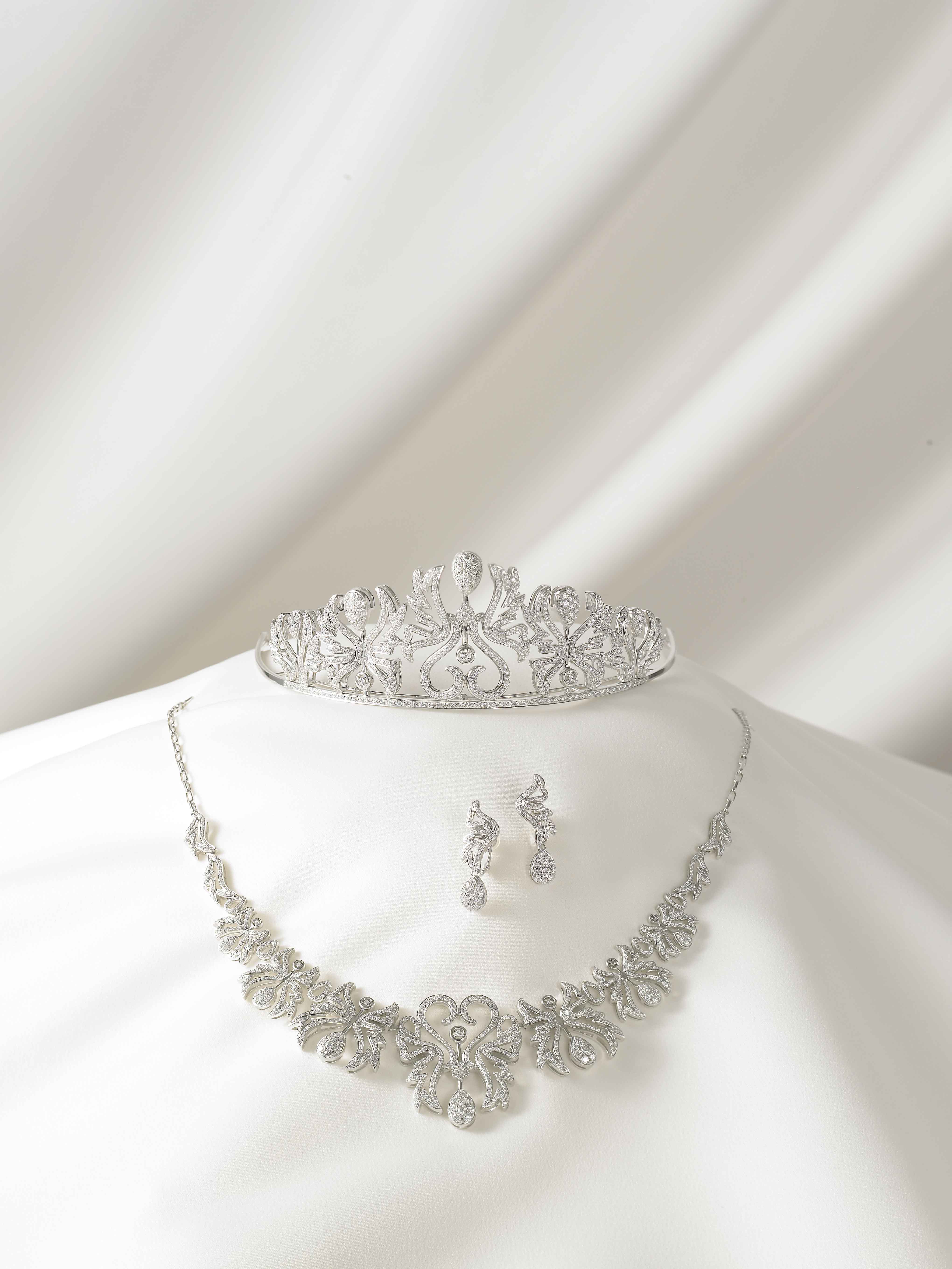 打造歐洲古典宮廷風格 新娘夢幻婚禮的必備鑽飾