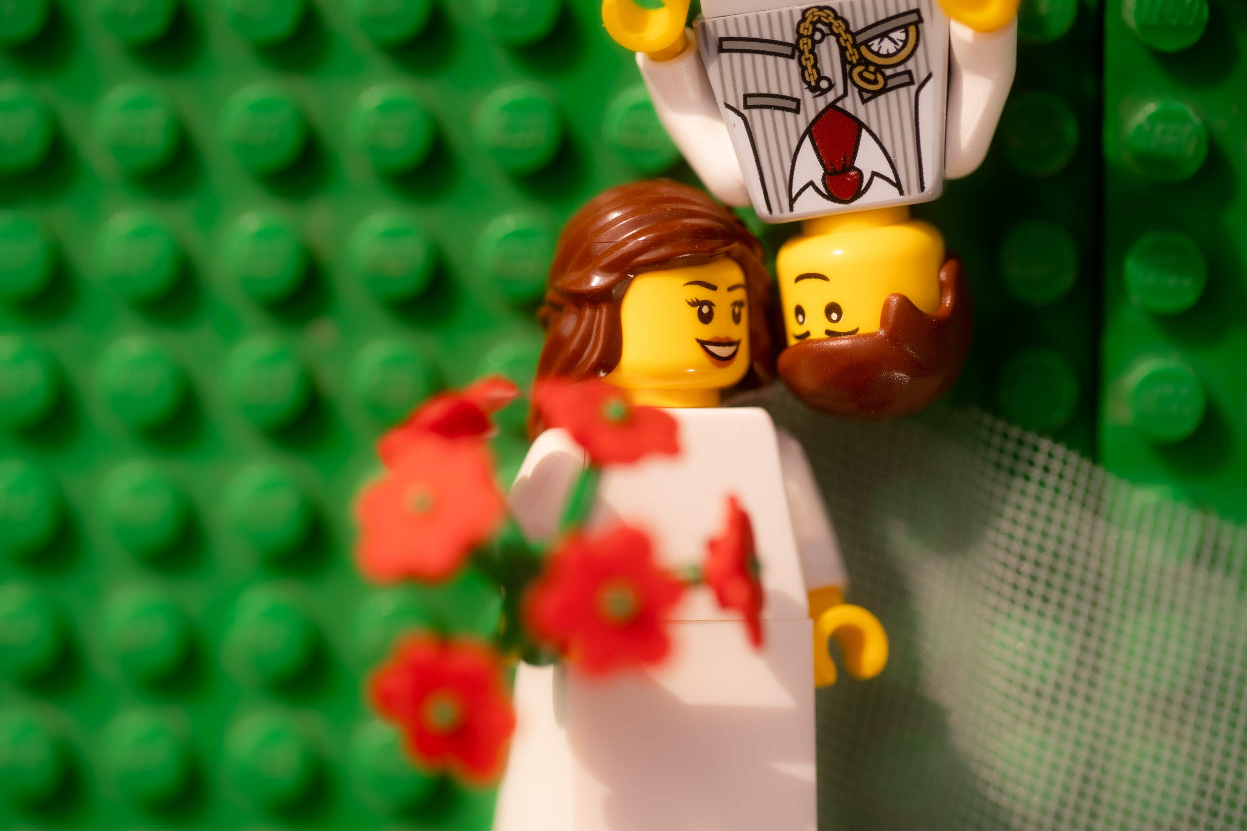 【另類婚紗相】攝影師「LEGO婚照」網上爆紅：在家打造求婚、行禮、宣誓、晚宴每一個