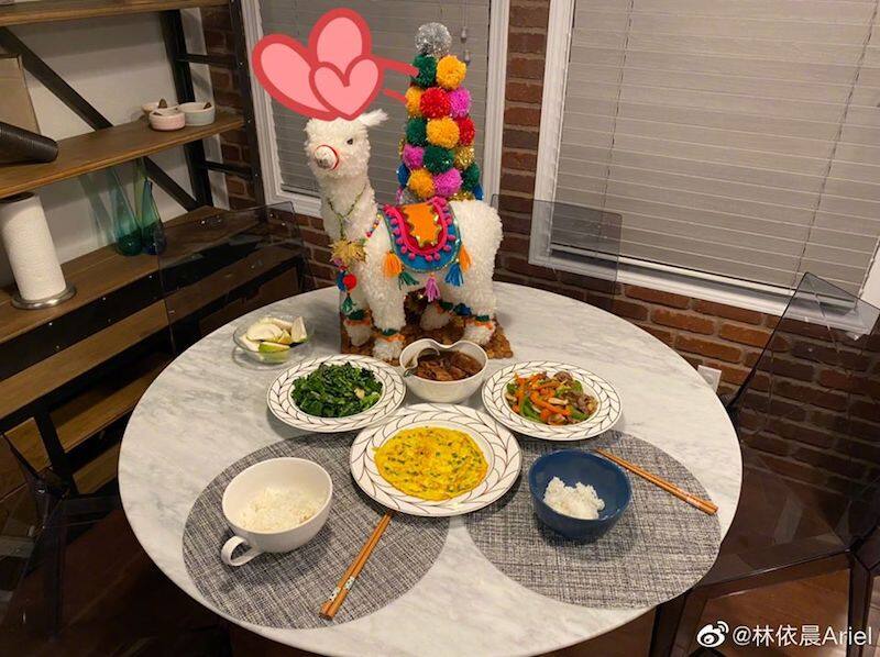 林依晨日前在微博上分享了和老公林于超慶祝結婚 林依晨日前在微博上分享了和老公林于超慶祝結婚