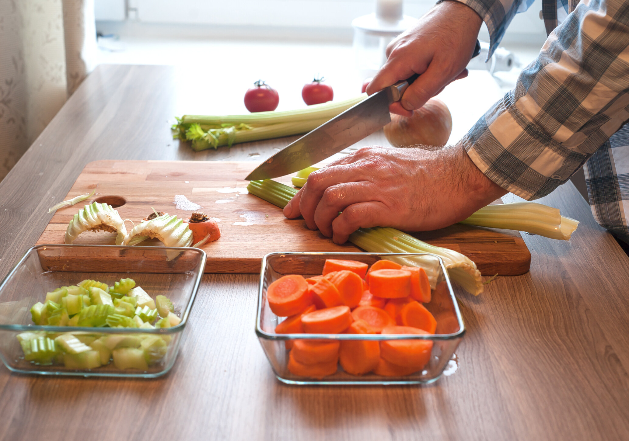 5款芹菜食譜推介：自製芹菜果汁、芹菜蔬菜湯及健康零食｜好味抗氧化