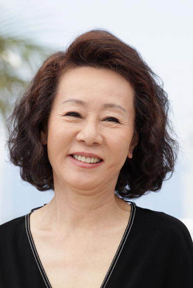 奧斯卡女配｜尹汝貞成首位韓女演員奪獎！經歷婚變、為愛息影 靠正能量揚
